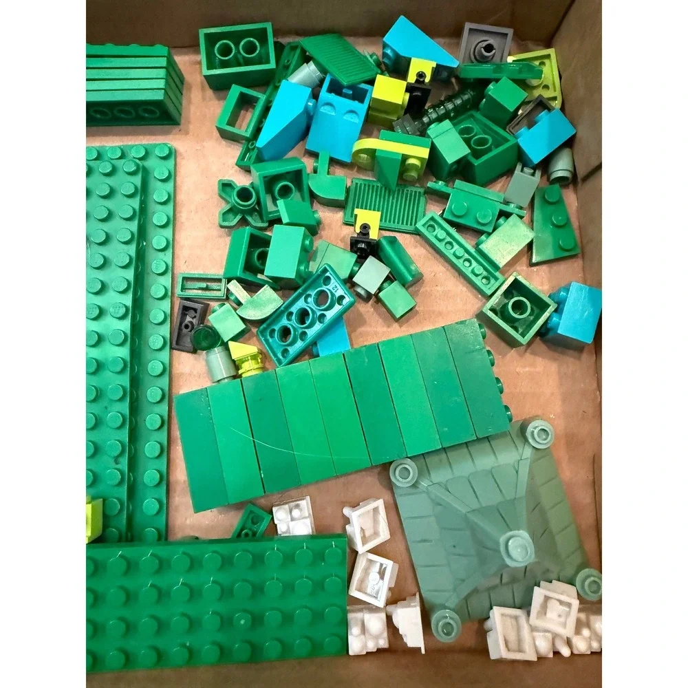 LEGO Green‎ Bulk Lot Baseplates Bricks Plates Foliage Palm Leaves Mixed Pieces